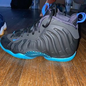 Matte black Nike Foamposites